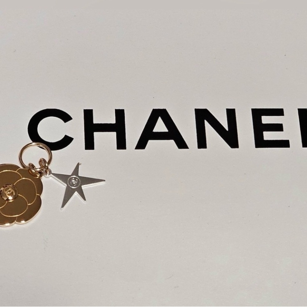 Chanel Beauty Camellia and Comet 2025 Limited Edition Charm - Picture 2 of 2